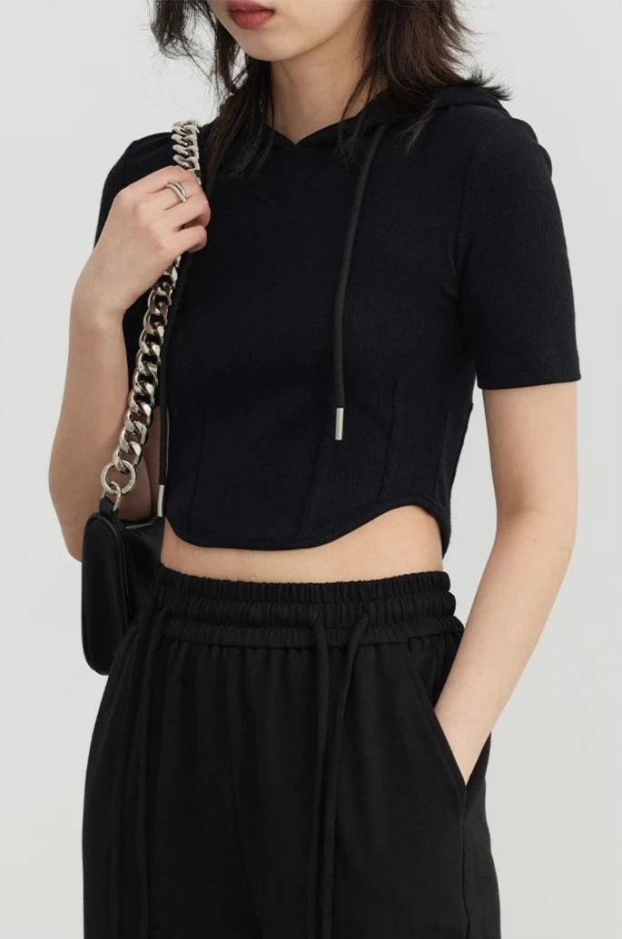 BLACK SOLID HOODED CROP TEE