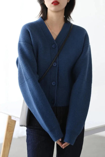 COZY V-CALLAR KNIT CARDIGAN