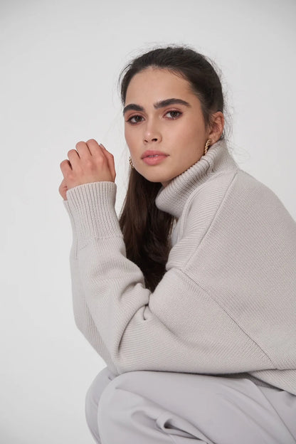 LIGHT GRAY VERSATILE TURTLENECK PULLOVER