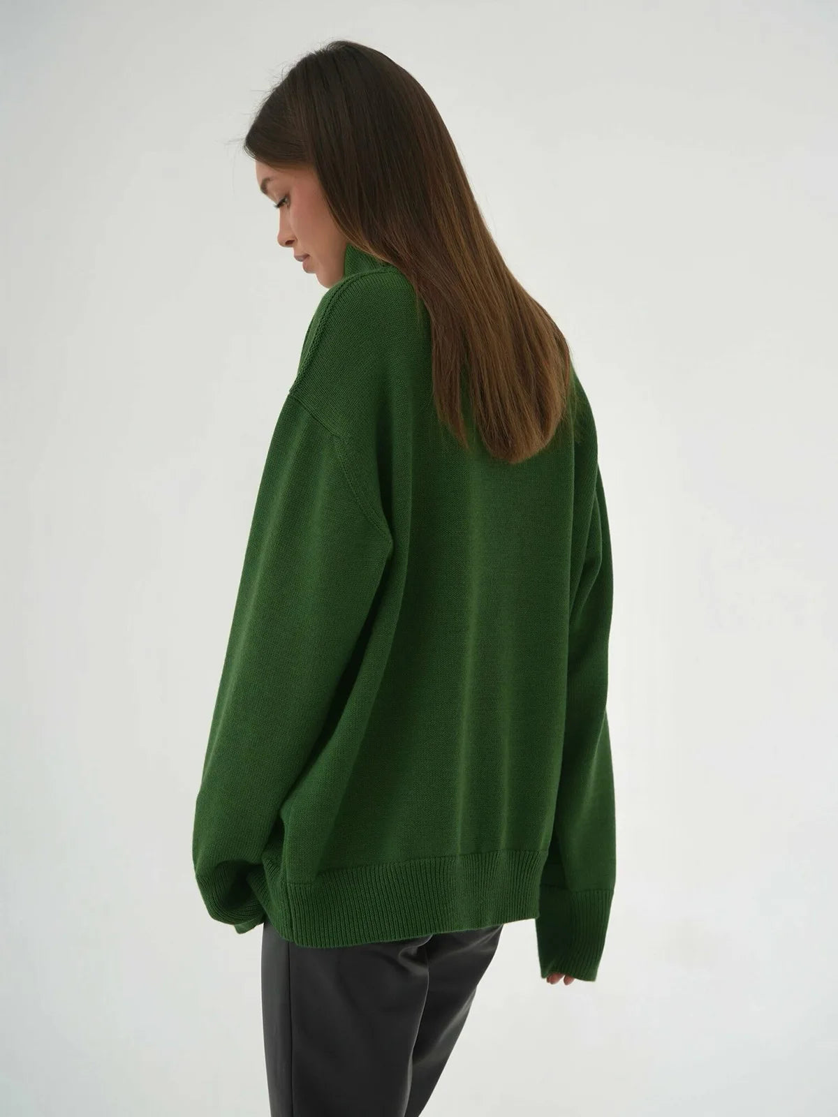 DARK GREEN VERSATILE TURTLENECK PULLOVER