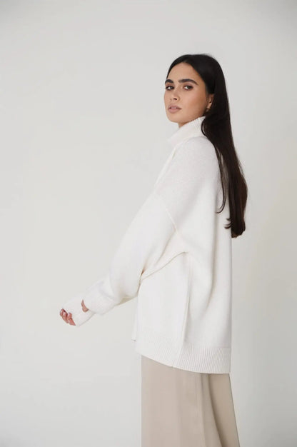 WHITE VERSATILE TURTLENECK PULLOVER