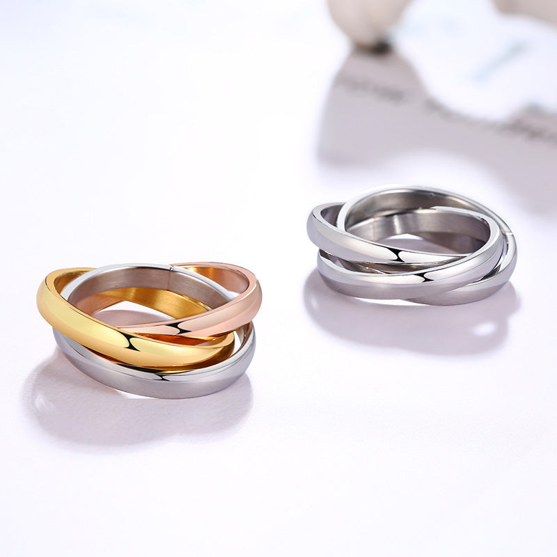 TRENDY INTERLOCKED RINGS