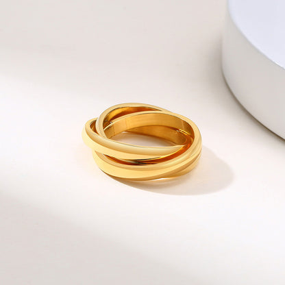 TRENDY INTERLOCKED RINGS