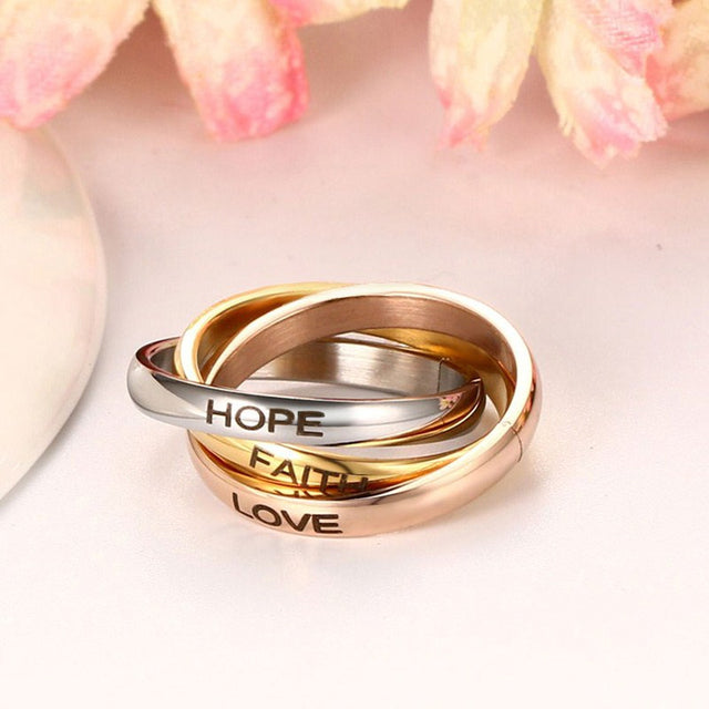 TRENDY INTERLOCKED RINGS