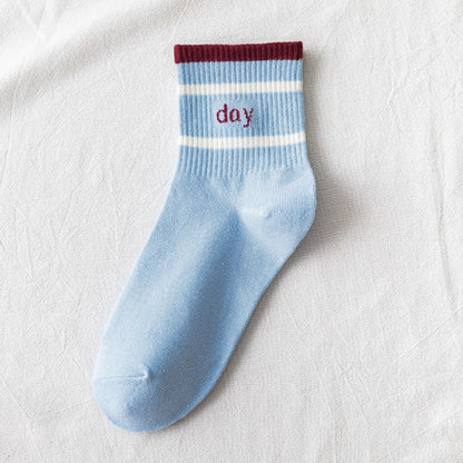 LETTER PATTERNED SOCKS